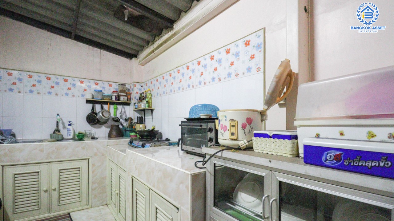 *****ทาวน์เฮ้าส์มือสอง ม.พฤกษาวิลล์37 วัชรพล-เพิ่มสิน เนื้อที่ 19.5 ตร.ว. ฟังก์ชัน 3 ห้องนอน 2 ห้องน้ำ จอดรถได้ 1 คัน บ้านสวยพร้อมเข้าอยู่ ใกล้สิ่งอำนวยความสะดวก บนทำเลที่ดี เชื่อมต่อถนนวัชรพล-เพิ่มสิน, ถนนสายไหม เข้าเมืองให้เป็นเรื่องง่ายดาย ใกล้ถนนสุขภิบาล5 และใกล้ทางด่วน ฉลองรัช